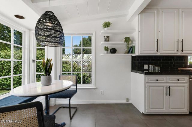 22438 Venido Road, Woodland Hills, CA 91364