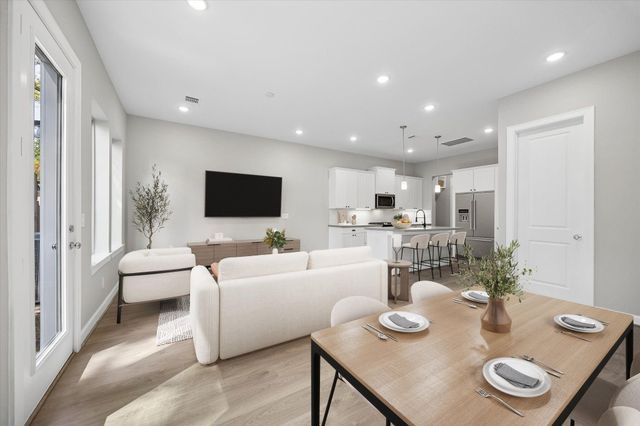 5216 Amber Sunrise Drive, Houston, TX 77018