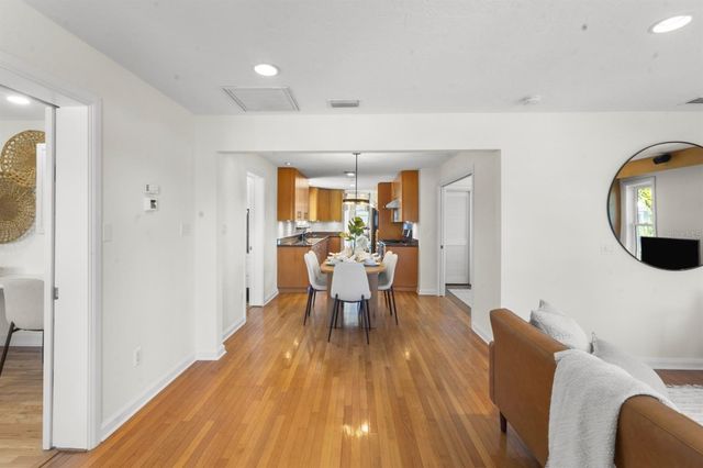 7091 LONGBOAT DRIVE E, Longboat Key, FL 34228