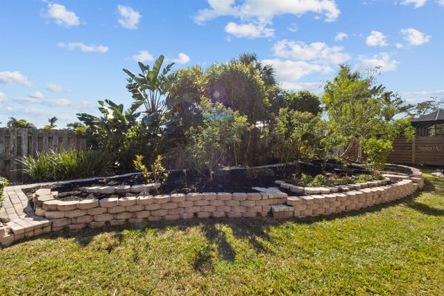 7091 LONGBOAT DRIVE E, Longboat Key, FL 34228