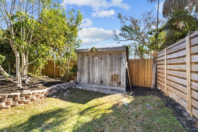 7091 LONGBOAT DRIVE E, Longboat Key, FL 34228