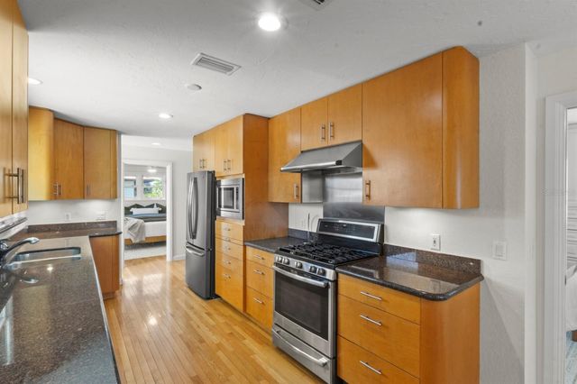 7091 LONGBOAT DRIVE E, Longboat Key, FL 34228