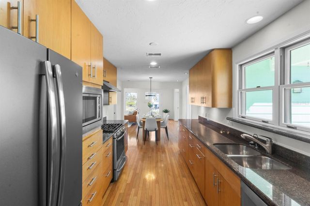 7091 LONGBOAT DRIVE E, Longboat Key, FL 34228