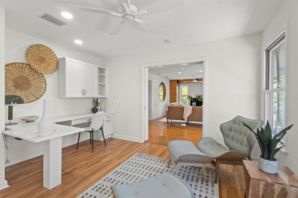 Image 12 of property listing at 7091 LONGBOAT DRIVE E, Longboat Key, FL 34228