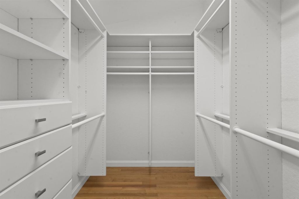 Image 19 of property listing at 7091 LONGBOAT DRIVE E, Longboat Key, FL 34228