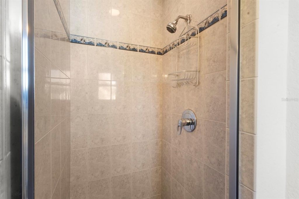 Image 23 of property listing at 7091 LONGBOAT DRIVE E, Longboat Key, FL 34228