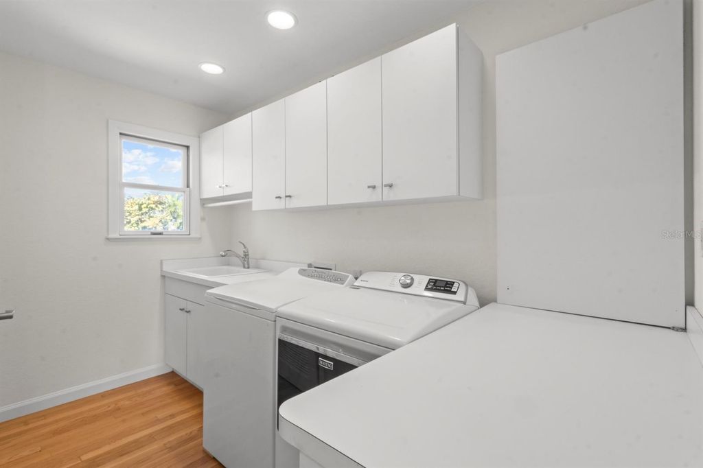 Image 26 of property listing at 7091 LONGBOAT DRIVE E, Longboat Key, FL 34228