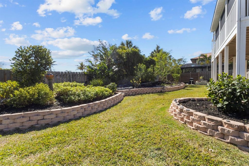 Image 33 of property listing at 7091 LONGBOAT DRIVE E, Longboat Key, FL 34228