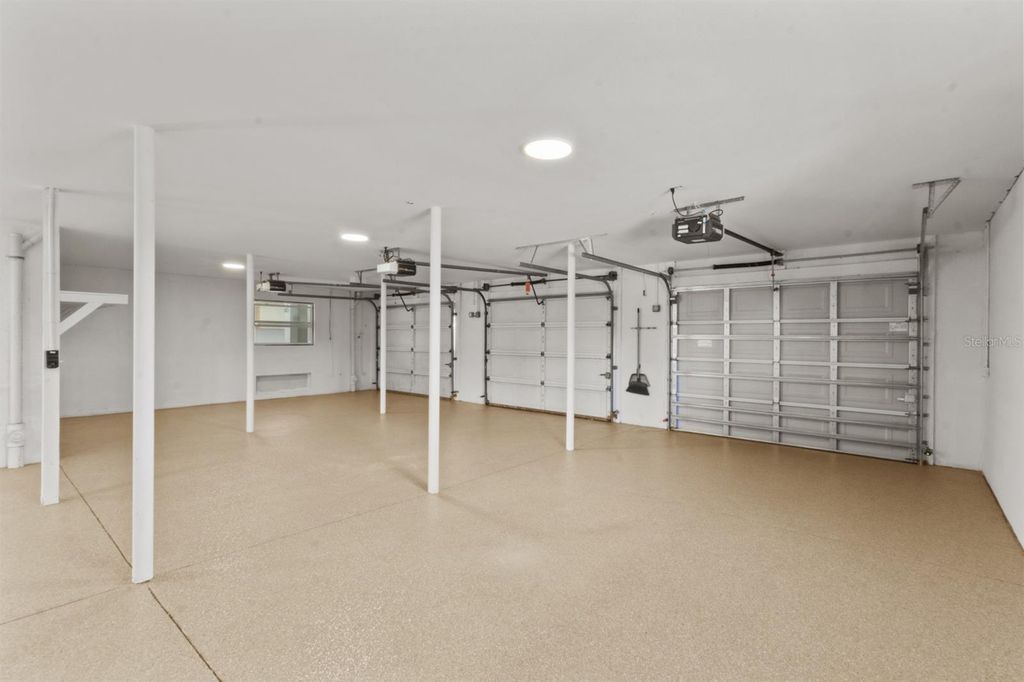 Image 41 of property listing at 7091 LONGBOAT DRIVE E, Longboat Key, FL 34228