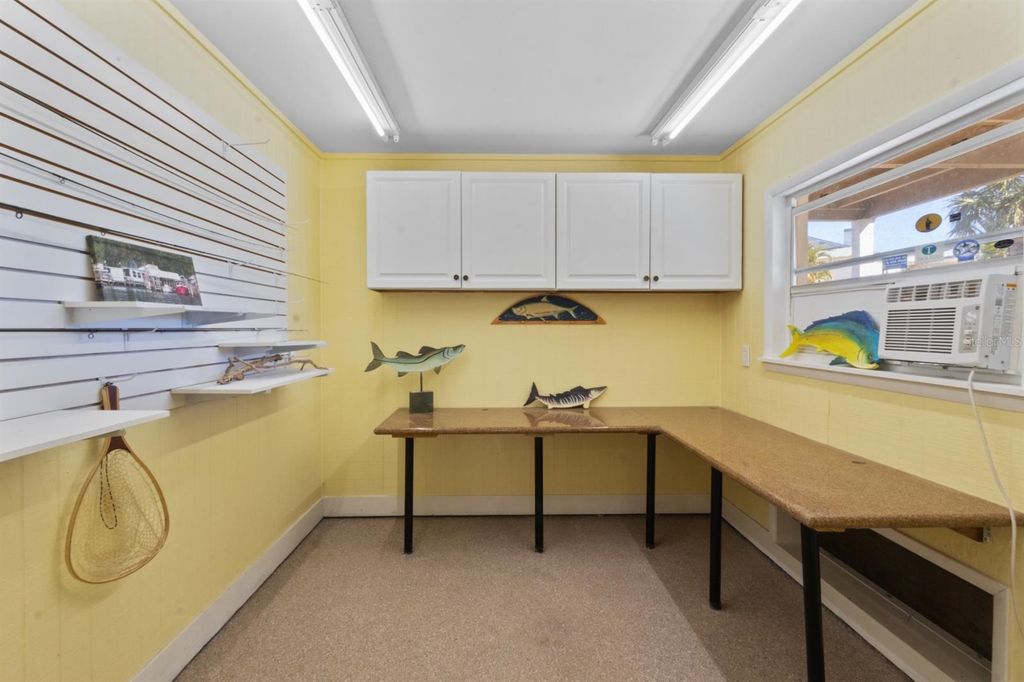 Image 42 of property listing at 7091 LONGBOAT DRIVE E, Longboat Key, FL 34228