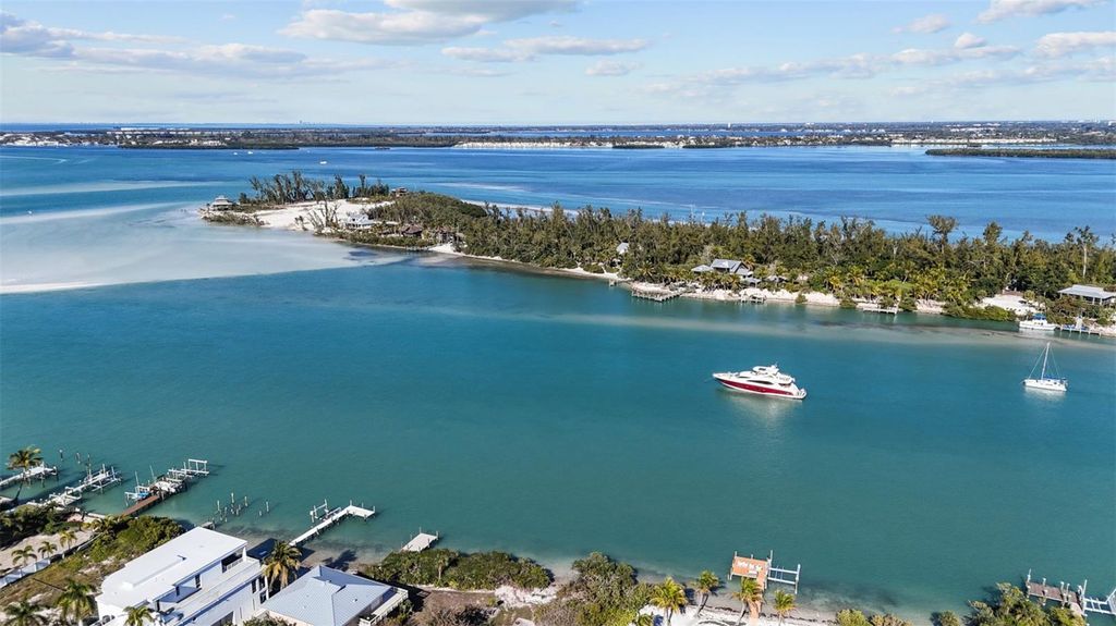 Image 54 of property listing at 7091 LONGBOAT DRIVE E, Longboat Key, FL 34228