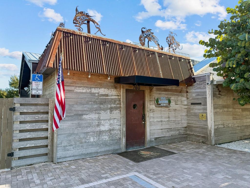 Image 60 of property listing at 7091 LONGBOAT DRIVE E, Longboat Key, FL 34228