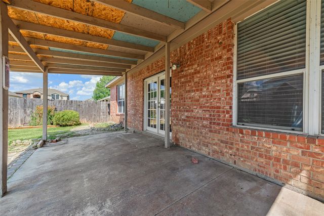 2808 Grandview Drive, Grand Prairie, TX 75052