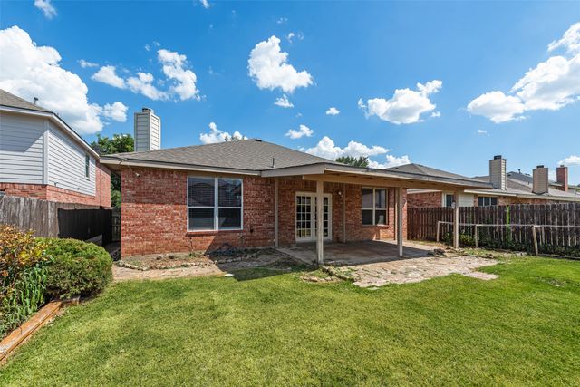 2808 Grandview Drive, Grand Prairie, TX 75052
