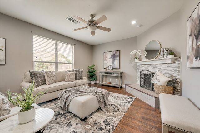 2808 Grandview Drive, Grand Prairie, TX 75052