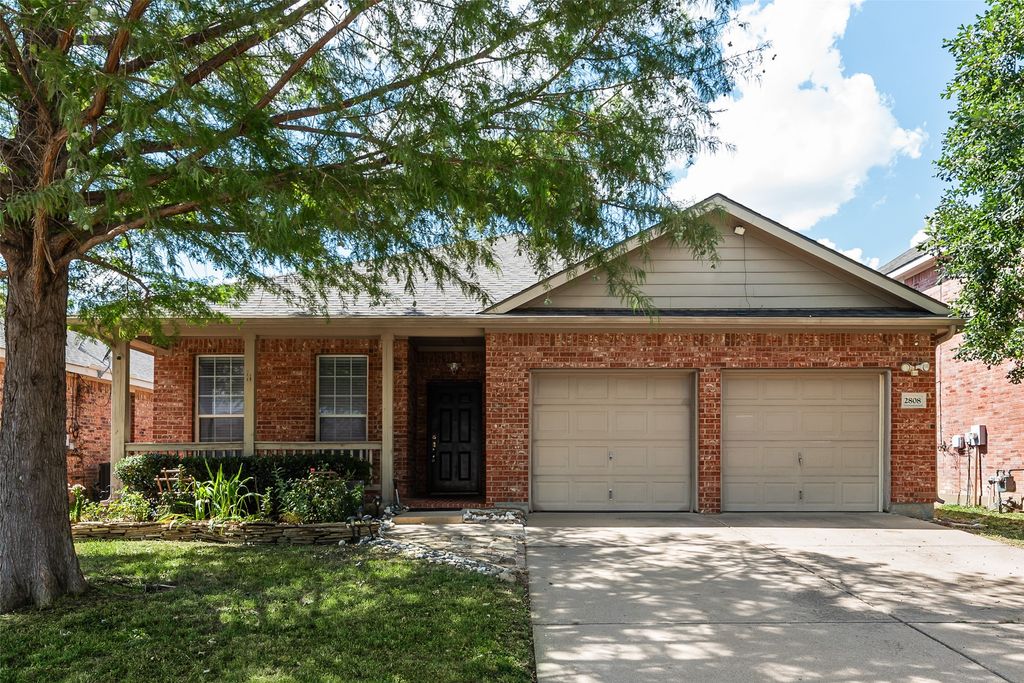 2808 Grandview Drive, Grand Prairie, TX 75052