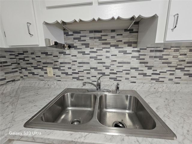 2466 ECUADORIAN WAY 6, Clearwater, FL 33763