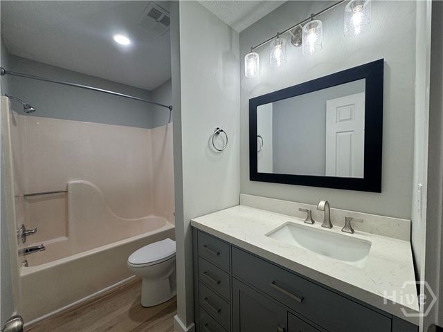 2505 W Broad Street 212, Athens, GA 30606