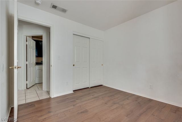 3974 Round Wood Street, Las Vegas, NV 89147