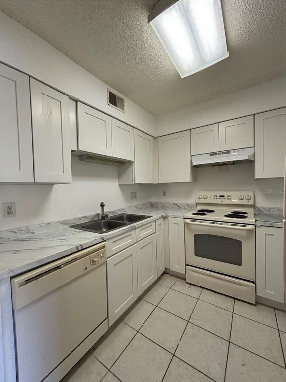 Image 7 of property listing at 2690 CORAL LANDINGS BOULEVARD 222, Palm Harbor, FL 34684