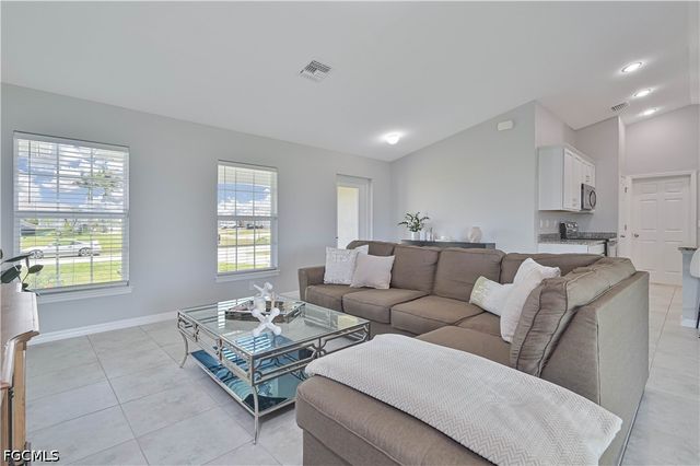 2433 NW 3rd TER, Cape Coral, FL 33993