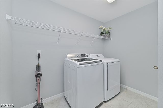 2433 NW 3rd TER, Cape Coral, FL 33993