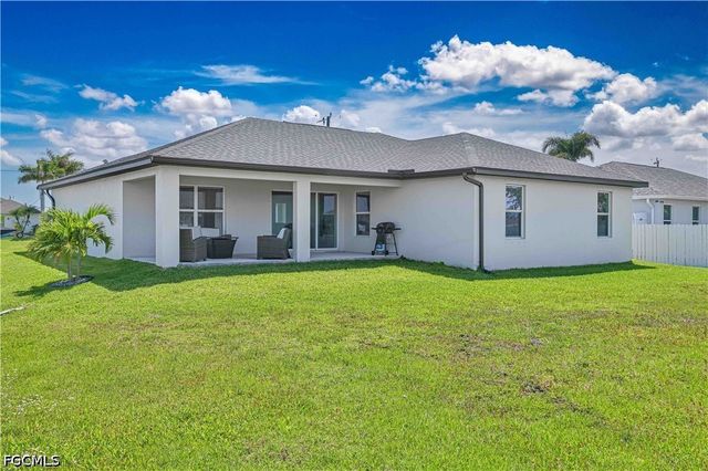 2433 NW 3rd TER, Cape Coral, FL 33993