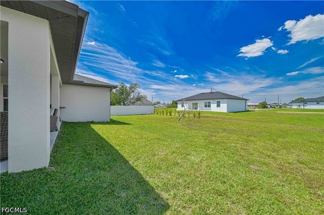 2433 NW 3rd TER, Cape Coral, FL 33993