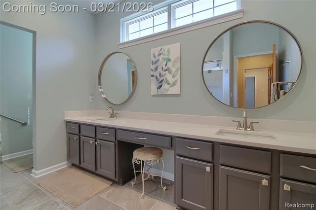 9814 Tioga Trail 120, Pinckney, MI 48169