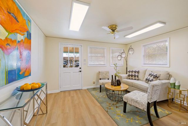 472 5th St W, Sonoma, CA 95476