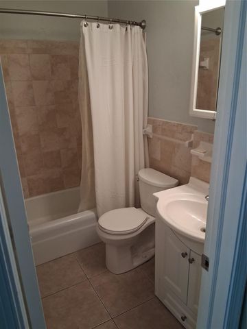 5720 NE 22nd Way 406, Fort Lauderdale, FL 33308