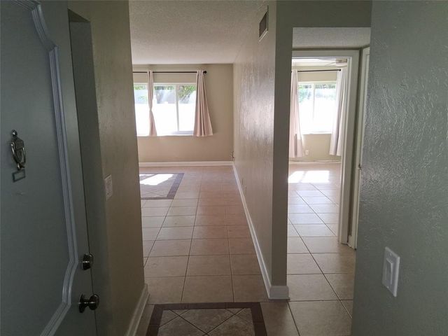 5720 NE 22nd Way 406, Fort Lauderdale, FL 33308