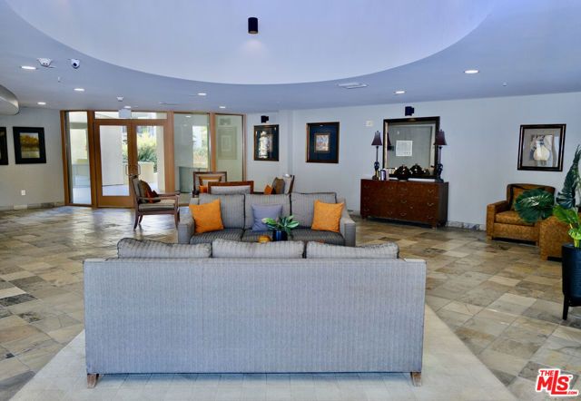 13200 Pacific 212, Los Angeles, CA 90094