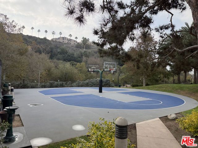 13200 Pacific 212, Los Angeles, CA 90094