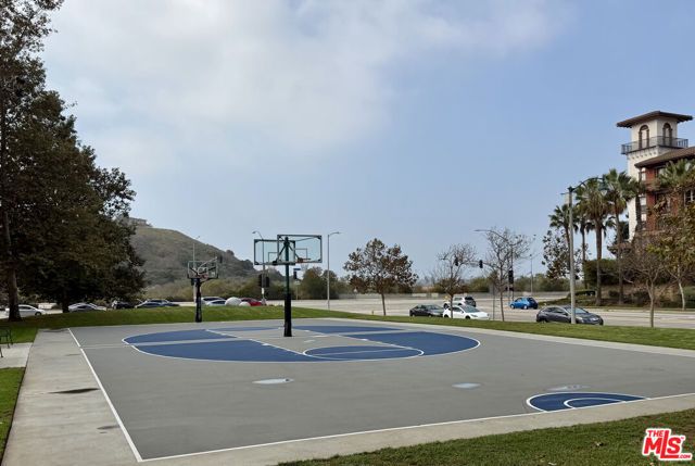 13200 Pacific 212, Los Angeles, CA 90094