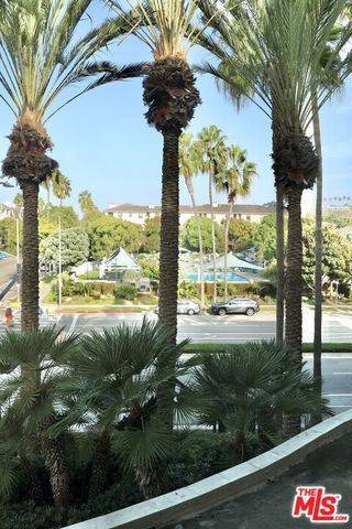 13200 Pacific 212, Los Angeles, CA 90094