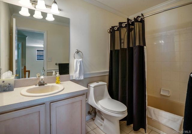 24 Brookville Way, Manorville, NY 11949