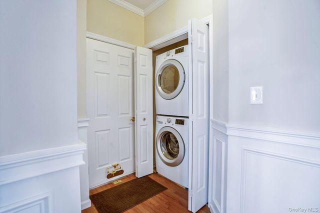 24 Brookville Way, Manorville, NY 11949