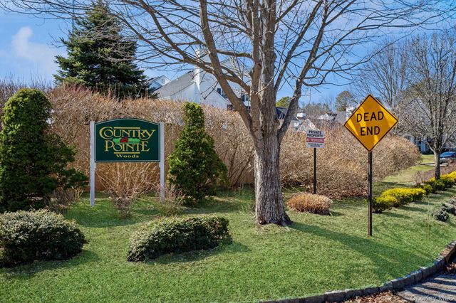 24 Brookville Way, Manorville, NY 11949