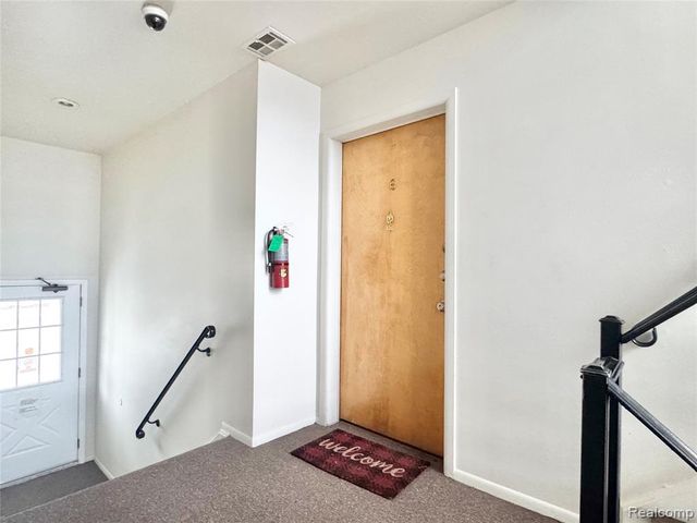 8211 Denwood Drive 6, Sterling Heights, MI 48312