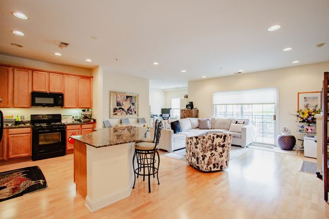 4953 Oakton Street 203, Skokie, IL 60077