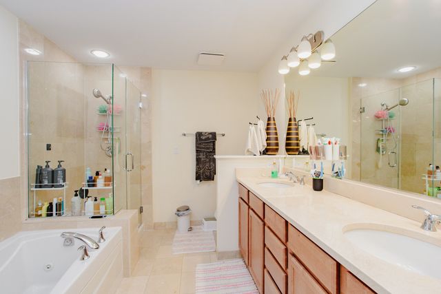 4953 Oakton Street 203, Skokie, IL 60077