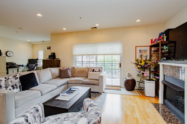 4953 Oakton Street 203, Skokie, IL 60077