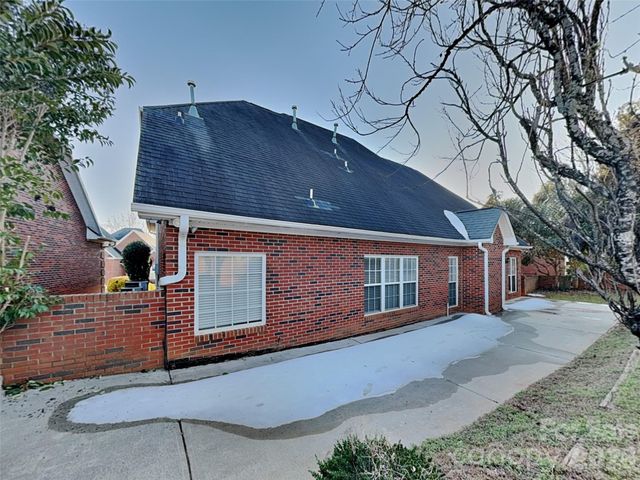 2562 Firethorn Court, Gastonia, NC 28056