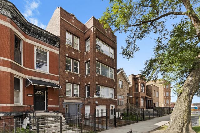 3849 W Maypole Avenue, Chicago, IL 60624