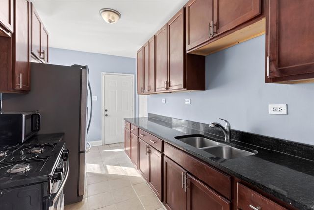 3849 W Maypole Avenue, Chicago, IL 60624