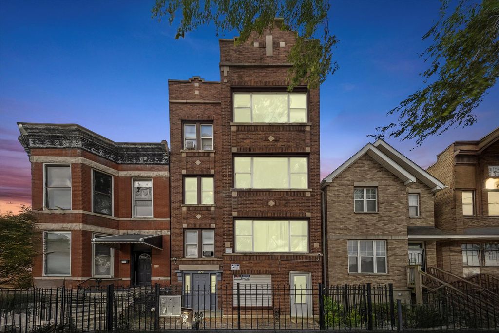 3849 W Maypole Avenue, Chicago, IL 60624