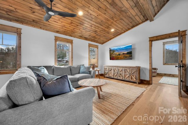 52 Great Sky Court, Banner Elk, NC 28604