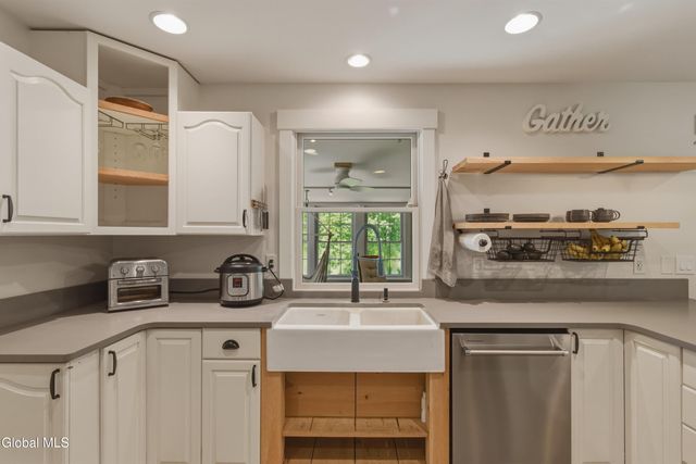 704 Tanner Road, Clifton Park, NY 12065