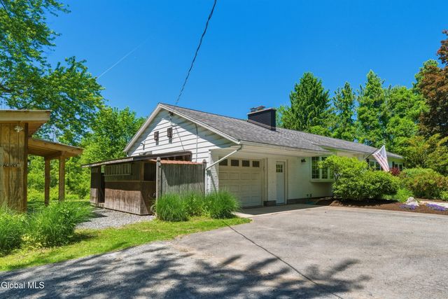 704 Tanner Road, Clifton Park, NY 12065